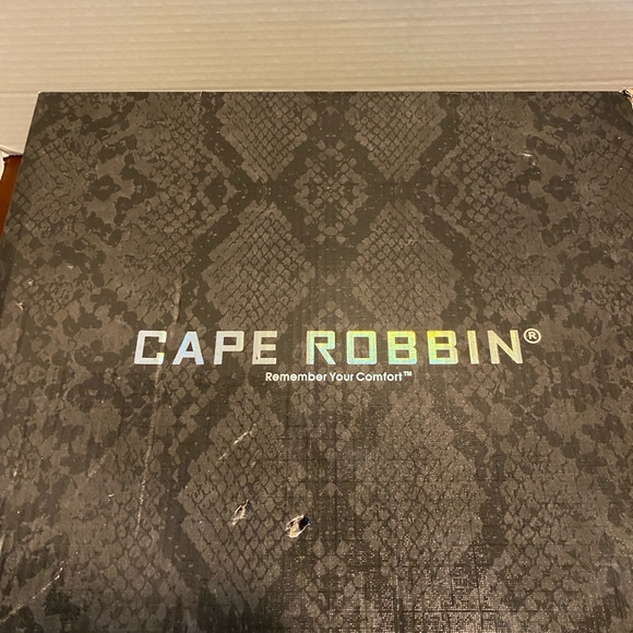 Cape Robbin Tan and Black Boots Size 9 NWOT - Picture 7 of 8